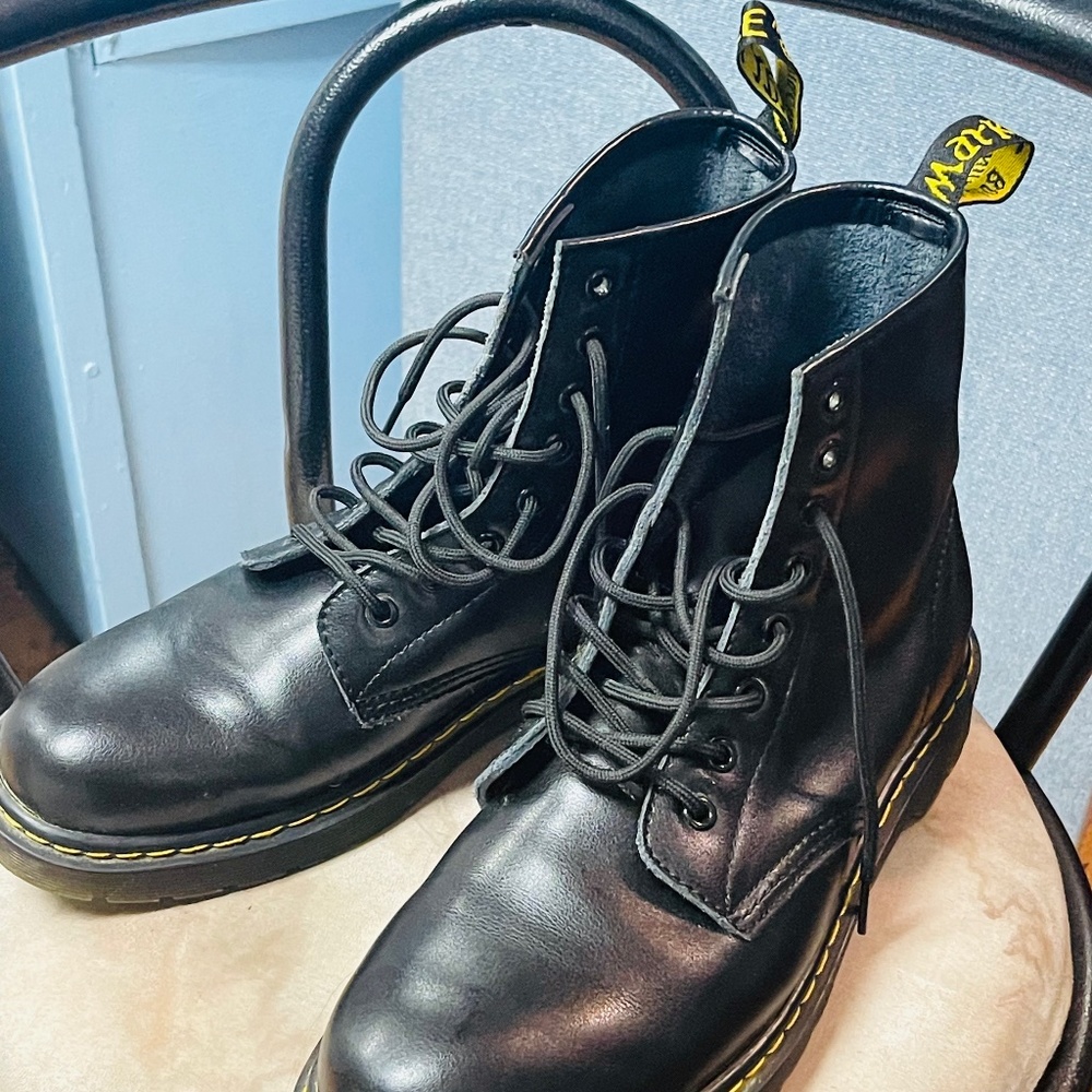 Dr martins size 11 mens